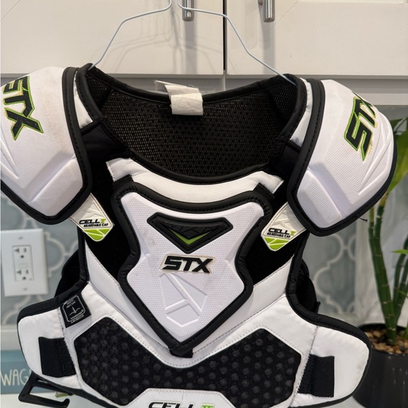 STX Cell V Chest Protector - Picture 1 of 8